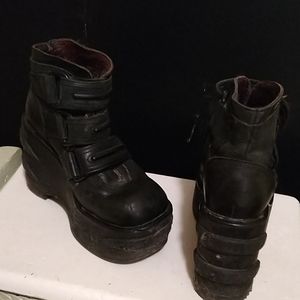 Platform ankle boots